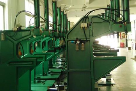 鉚釘機壓力怎么調(diào)？碩峰廠家來告訴你！