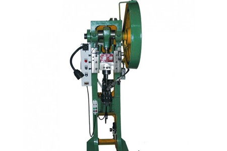 選擇哪種鉚釘機(jī)比較好？先了解其工作原理！