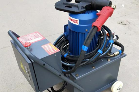 如何保養(yǎng)風(fēng)管鉚釘機？四點措施需重視！