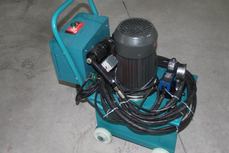 液壓鉚釘機(jī)壓力是多少？一般在10MPa-30MPa之間！