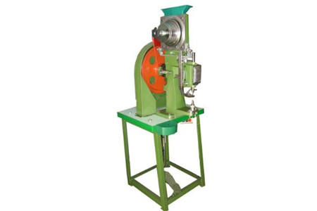 實(shí)心鉚釘機(jī)應(yīng)該符合哪些技術(shù)要求？